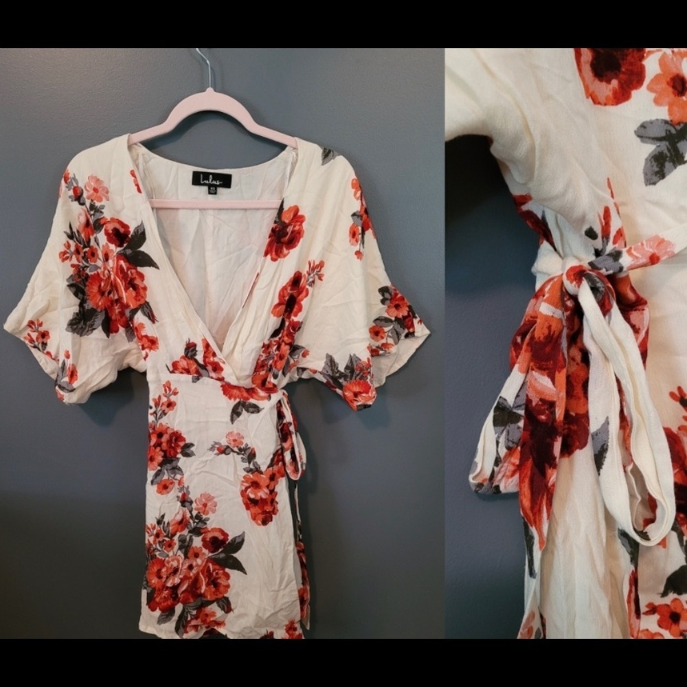 Lulu's floral wrap Dress​